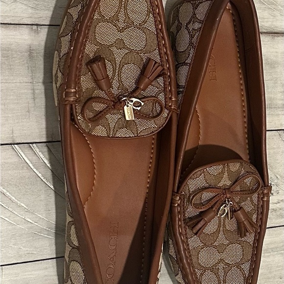 Coach Cream Loafers Flats - Picture 2 of 7